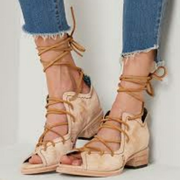 NWT  Freebird Peace lace up shoes - Picture 2 of 12